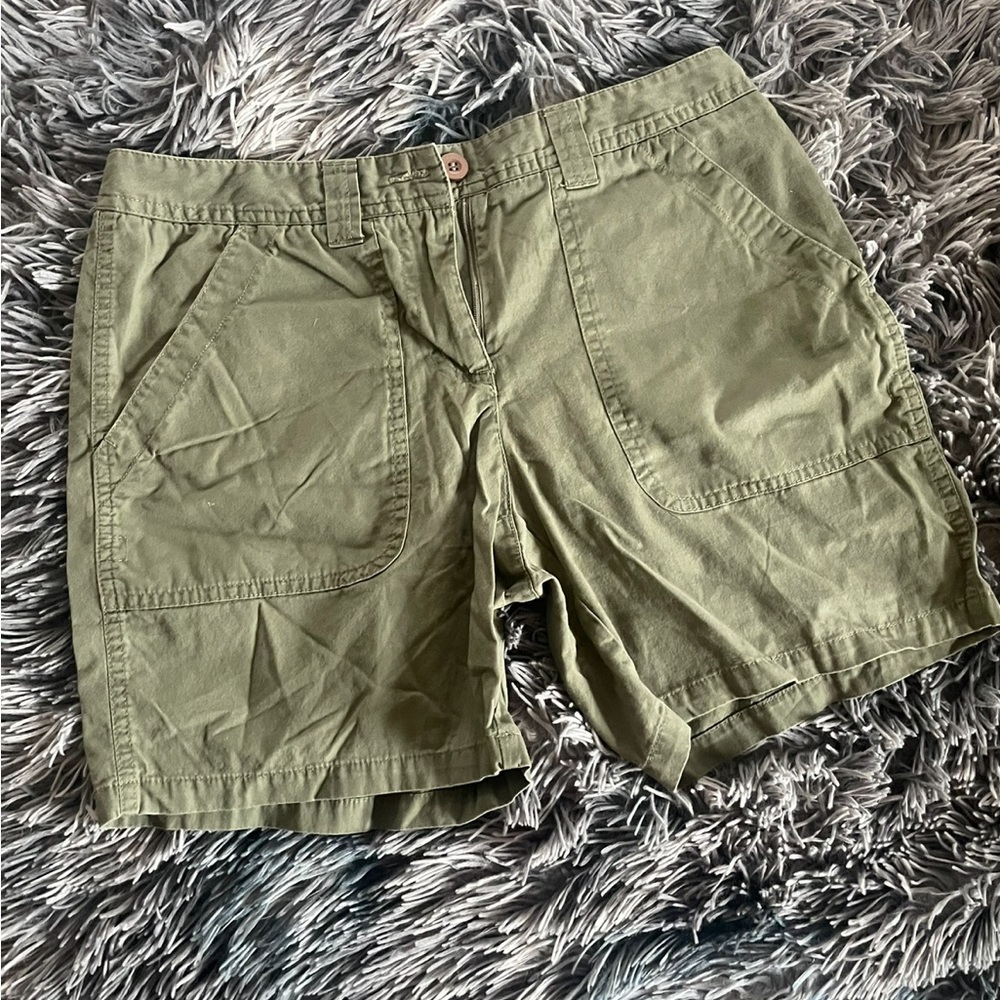 Khaki Olive Green Shorts ☀️🥰